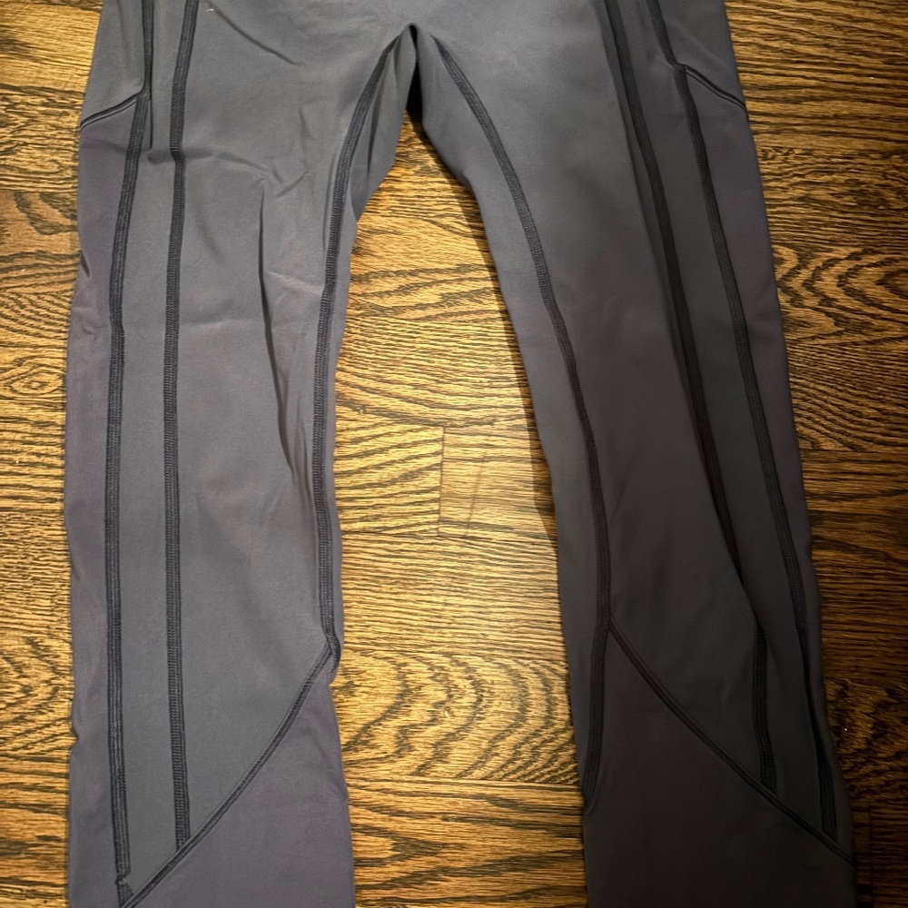 Lulu like new leggings